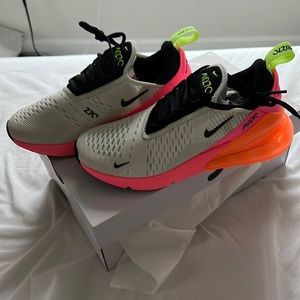 NWB Nike air max 270